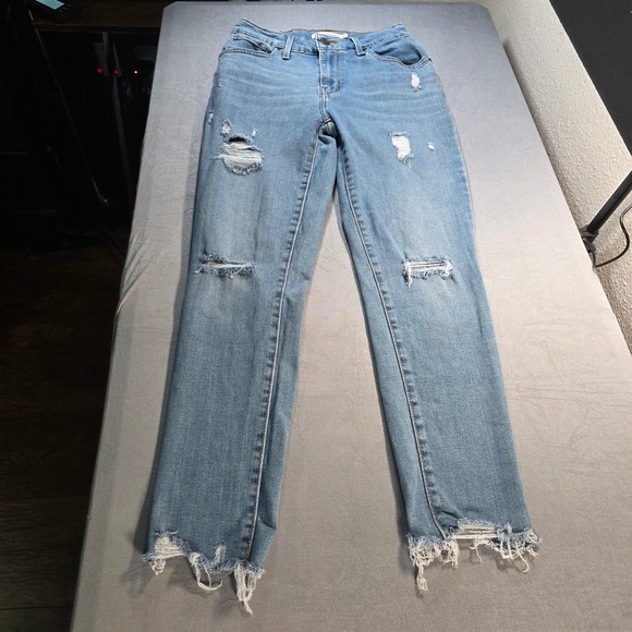 Levi's 721 High Rise Skinny Jeans Light Wash Distressed Raw Hem 26 (2) Womens - Picture 2 of 11